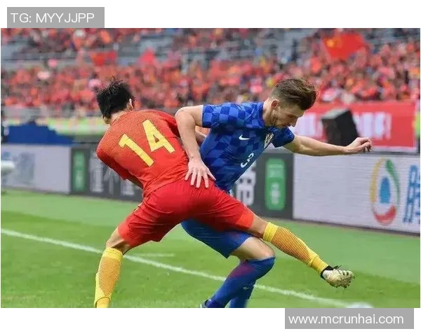 与足球明星同框合影的那位神秘明星究竟是谁呢 与足球明星同框合影的那位神秘明星究竟是谁呢